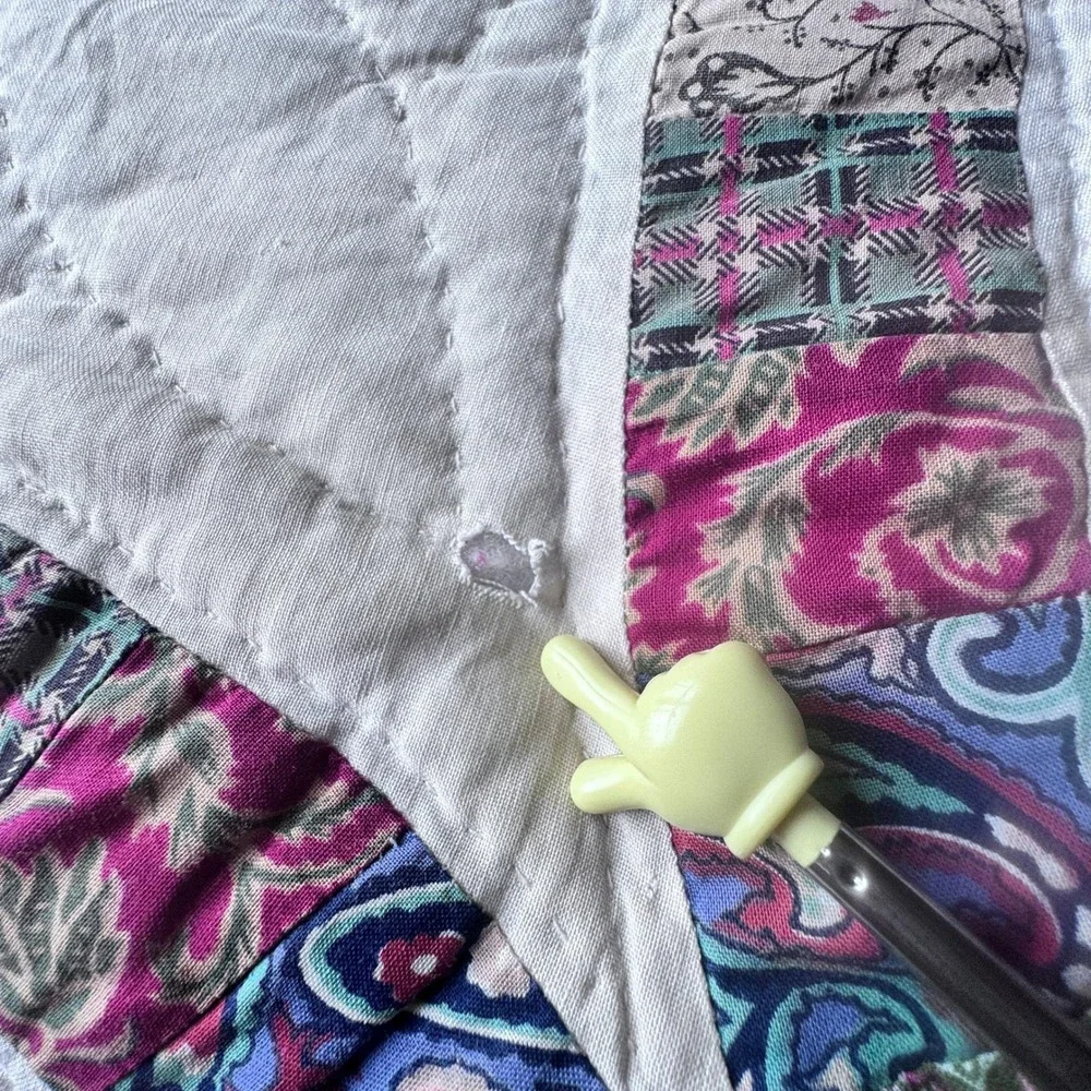 Double Wedding‎ Ring Quilt Vintage Hand Quilted Scalloped Edge Cottagecore
